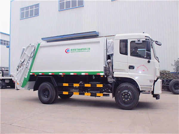 國五東風D913或153壓縮式垃圾車