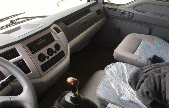 歐曼單橋平板車駕駛室內飾