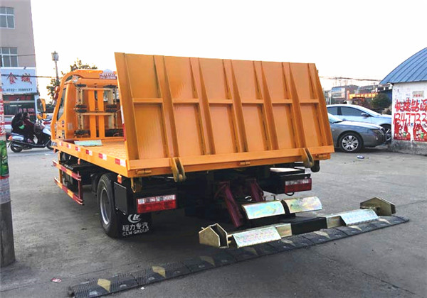 東風(fēng)多利卡藍(lán)牌一拖二清障車