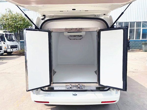 長安V3面包冷藏車