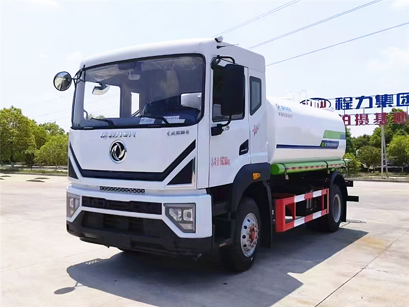 東風(fēng)多利卡D9灑水車(chē)