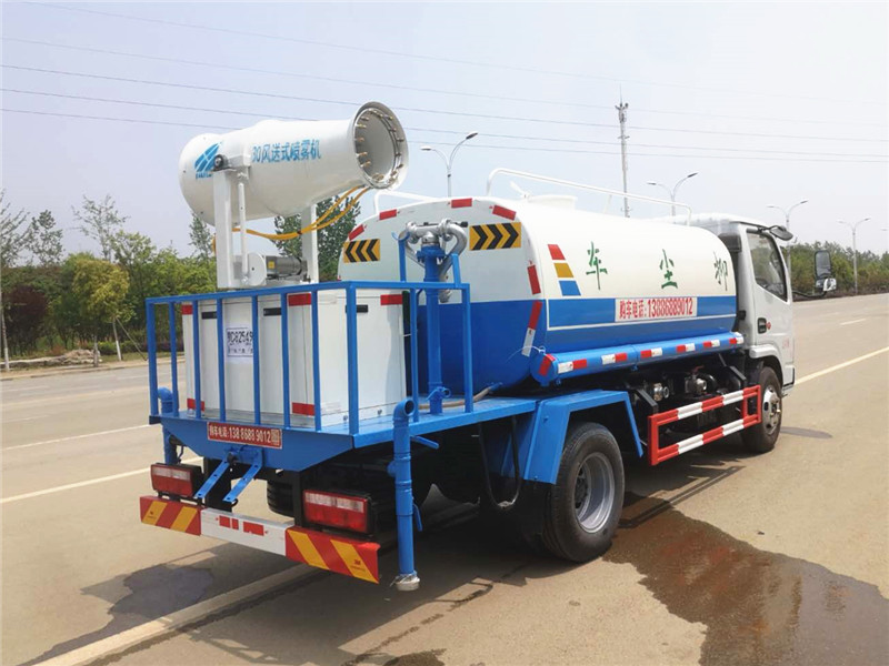 東風多利卡藍牌霧炮車