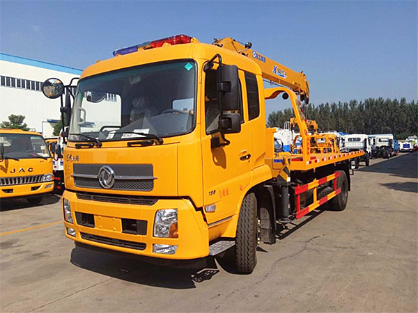 東風(fēng)天錦平板帶吊清障車(chē)