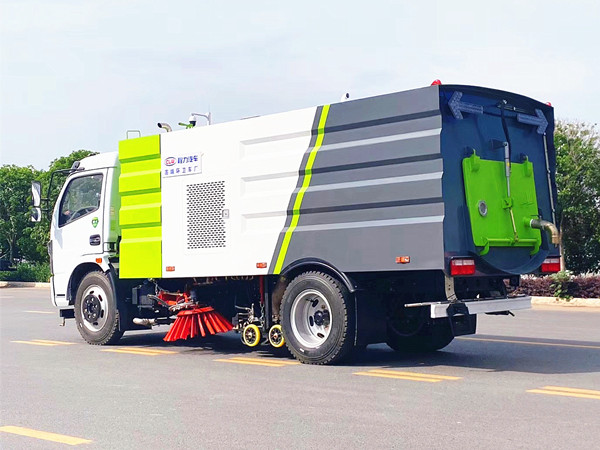 東風福瑞卡8方洗掃車 東風福瑞卡8方洗掃車