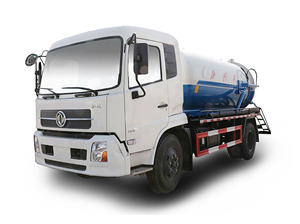 吸污車(chē)吸污工作效果視頻