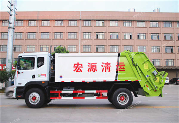 東風(fēng)多利卡D9壓縮垃圾車