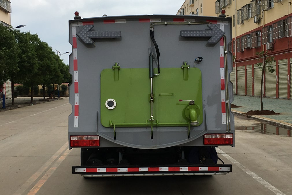 國(guó)六東風(fēng)5噸洗掃車