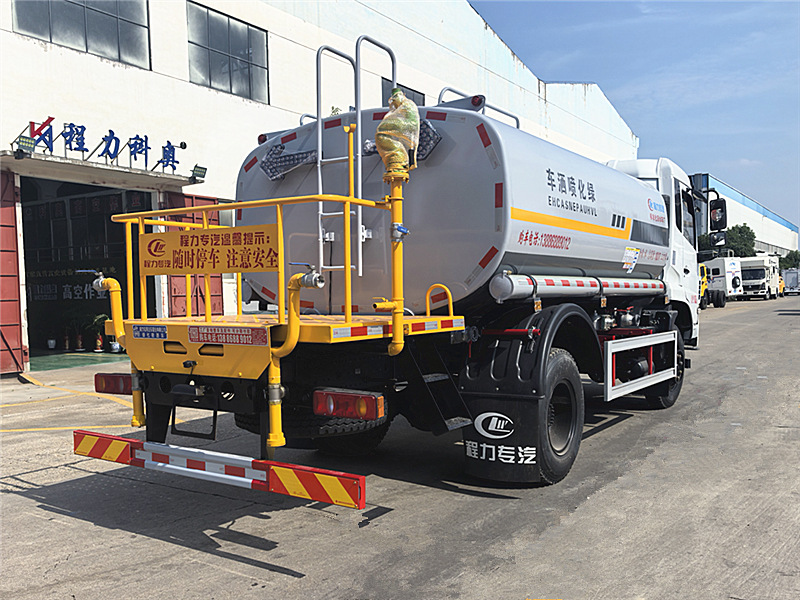 東風(fēng)商用K6灑水車