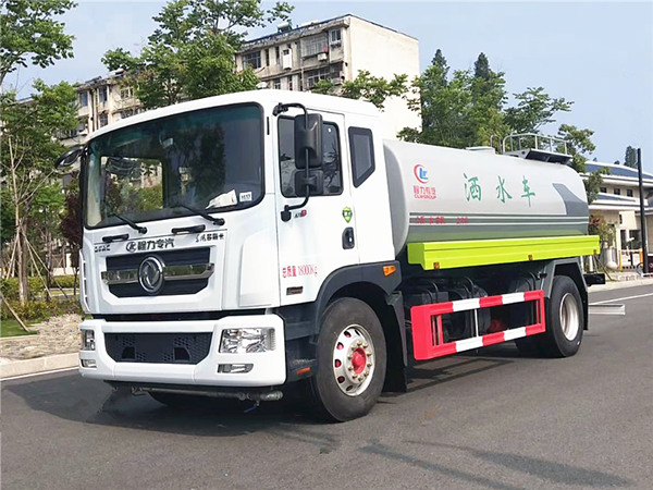 選購(gòu)礦用工地灑水車,記住幾點(diǎn)買的安全又好用