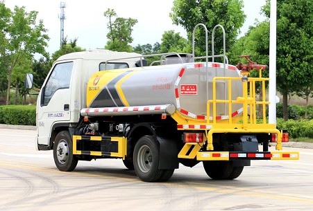 國六福田時代小卡之星藍(lán)牌2.7噸灑水車