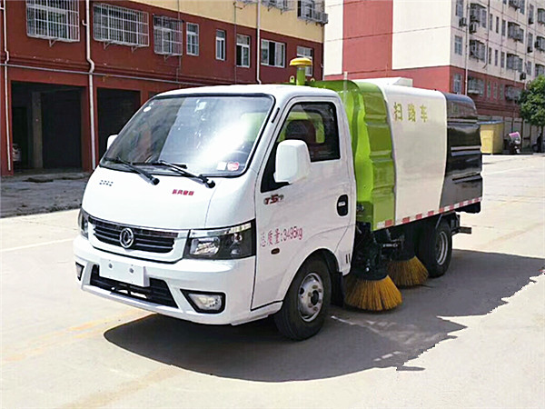 東風(fēng)途逸3方掃路車(chē)
