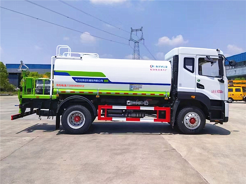 國六12噸東風(fēng)多利卡D9灑水車