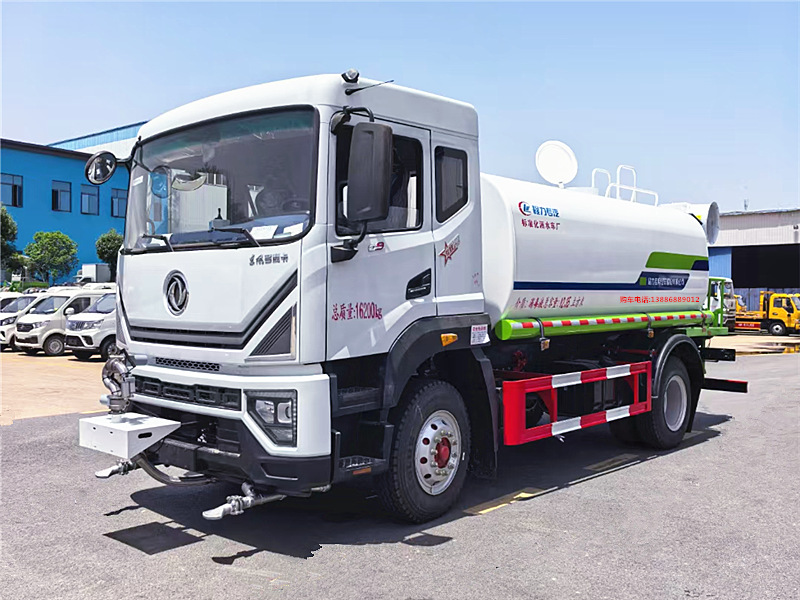 東風(fēng)多利卡D9霧炮車(chē)