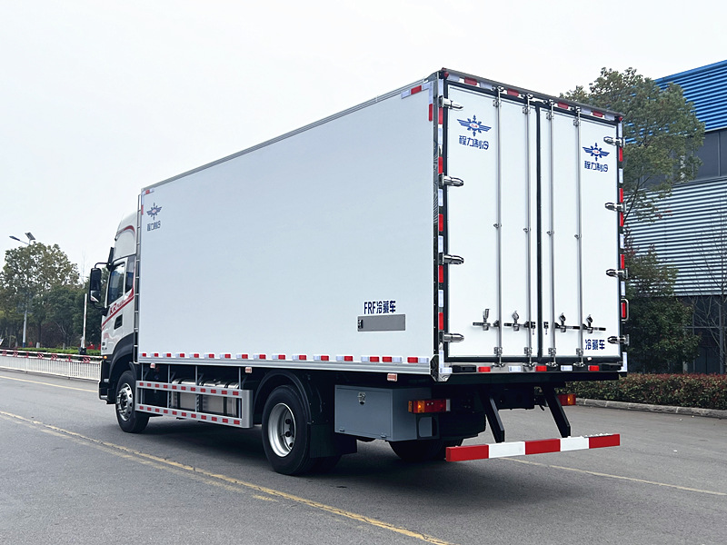 東風(fēng)天錦PULS智能版冷藏車