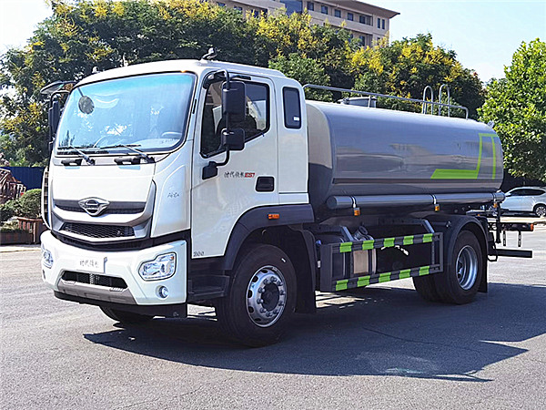 灑水車冬天還灑水嗎？道路環(huán)衛(wèi)灑水車各種功能噴灑視頻