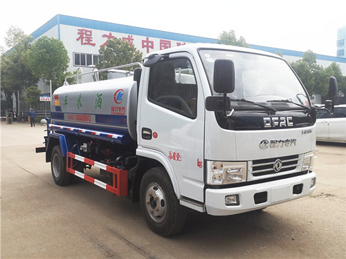 東風(fēng)灑水車一直受到全國(guó)用戶的歡迎！